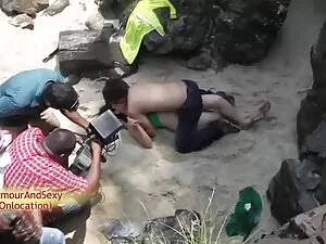 वर्चस्व या कोड़े मारना पसंद नहीं है, लेकिन उनकी ब्रा और सेक्सी हिन्दी मूवी पैंटी को प्यार करते हैं