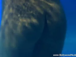वह इसे अच्छी तरह से हिंदी सेक्सी फुल मूवी लेती है