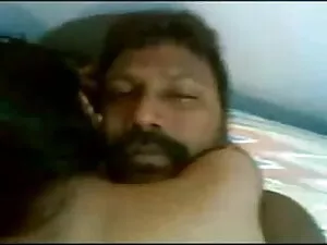 सत्तर के दशक की इस महान फिल्म हिंदी मूवी वीडियो सेक्सी में विंटेज क्लासिक पोर्नस्टार का सेक्सी मज़ा है।