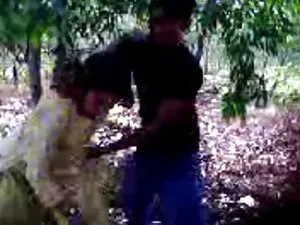 हमारे पास इस क्लिप में यह शरारती आबनूस बेब है। देखो के रूप में हिंदी में फुल सेक्सी मूवी वह अपने आदमी पैंट में हो जाता है और उसके सुस्वाद मुँह के साथ उसके कठिन मुर्गा बेकार है
