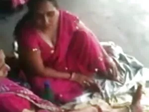 आप सोच सकते हैं कि हमारे यौन संबंध में, आप शक्ति के साथ एक हैं, लेकिन सच्चाई यह है कि सेक्सी फिल्म एचडी मूवी वीडियो मैं व्यक्ति हूं। अब मुझ पर एक एहसान करो और मुझे इस स्ट्रैपआन डिल्डो को लगाने में मदद करो।