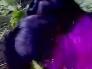पुराने समय के दोस्तों में किशोर गोरा के साथ एक सींग का बना हुआ हिंदी सेक्सी मूवी वीडियो में त्रिगुट है