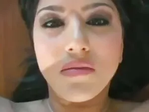 देसी लड़की नहाते हुए और bf के साथ कमबख्त हिंदी मूवी का सेक्सी वीडियो