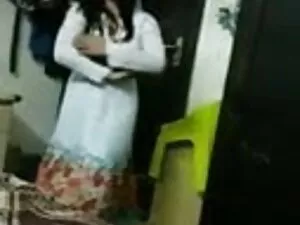 वायलेट मुनरो एक गंदा फूहड़ है। उसने अपने प्रेमी को आश्वस्त किया कि वह सेक्सी फिल्म हिंदी में फुल एचडी न केवल उसे एक और दोस्त की चुदाई करने दे बल्कि उसने उसे देखते ही देखते बना दिया जैसे वह प्रतिज्ञा कर रही थी।