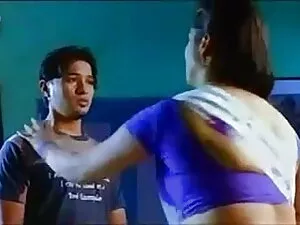 लाल बालों वाले परिपक्व खुद के साथ सरासर नाइलन के मोज़े खेलते हैं। सेक्सी हिंदी वीडियो फुल मूवी